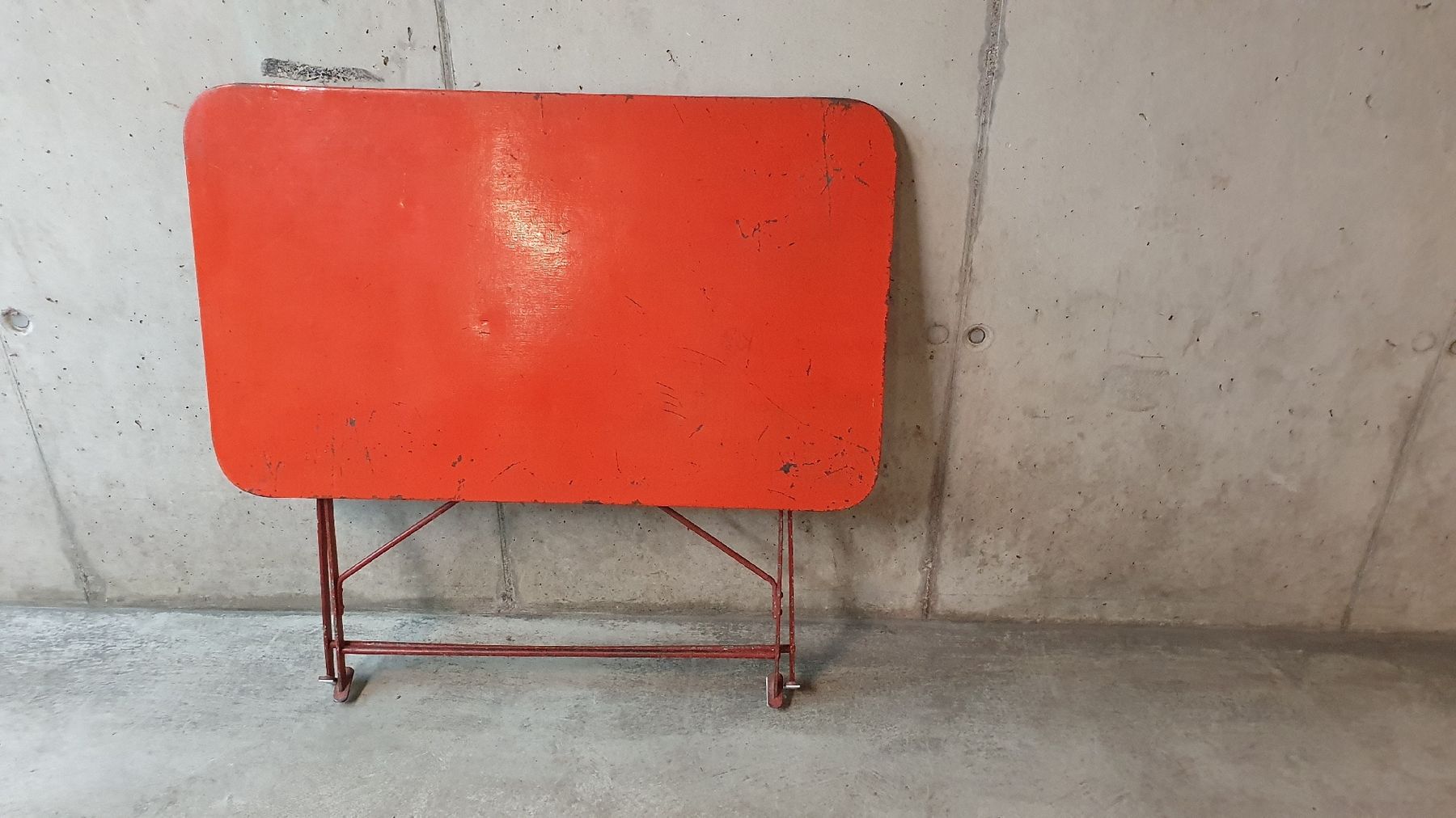 Tavoli: Metall- Klapptisch Vintage Rot – Usato da Lützelflüh-Goldb venduto da oliden71 2
