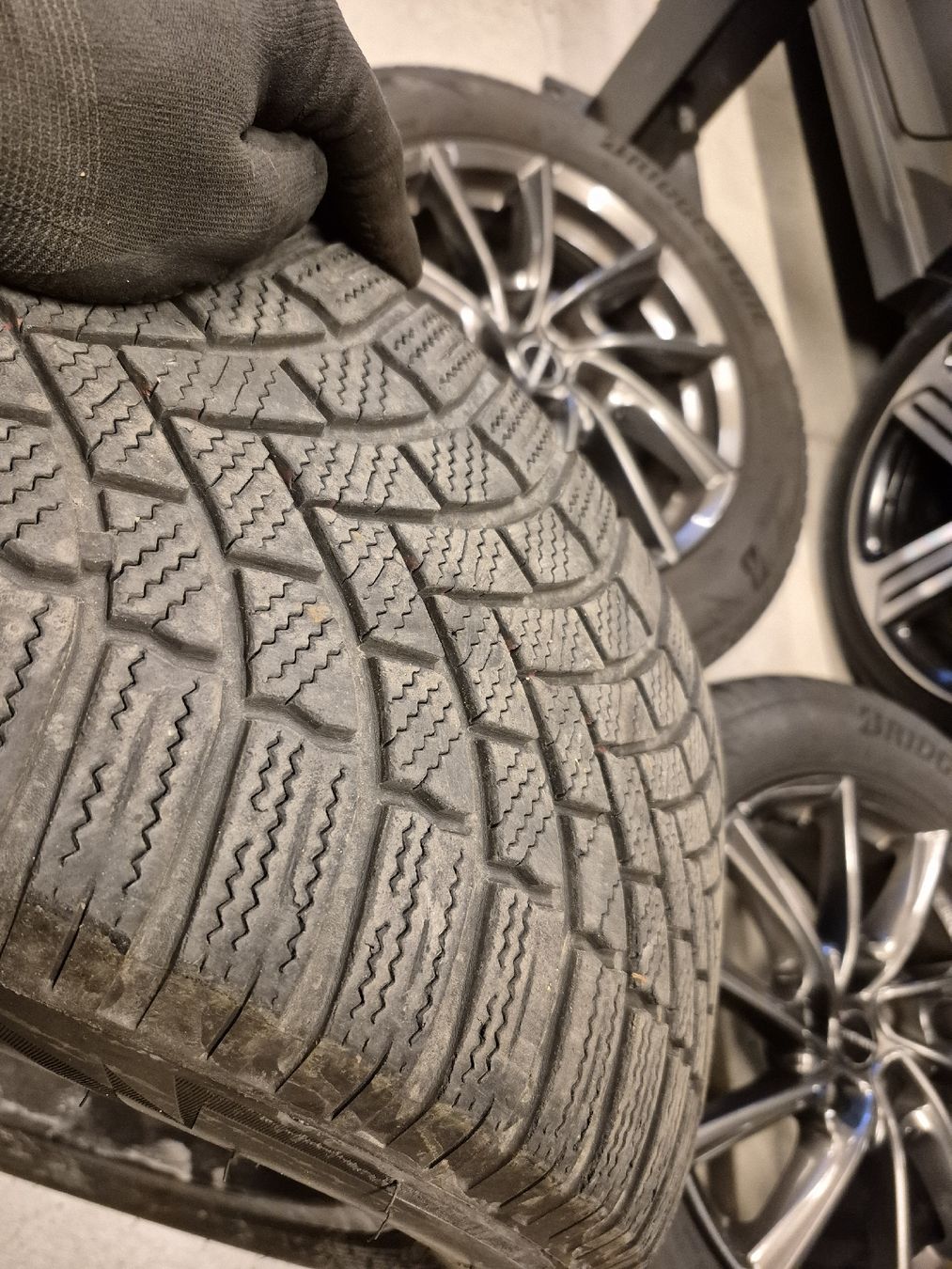 Pneus & Roues: Winterräder Ford Kuga 2018 – D'occasion à Oberuzwil par Auto-Hilber 4