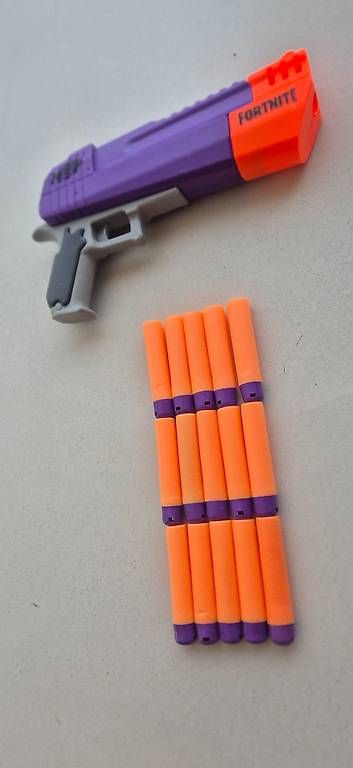 Giocattoli: NERF Fortnite HC-E Mega Dart Blaster inkl. 15 Darts – Usato da Arbon venduto da Ftdata 3