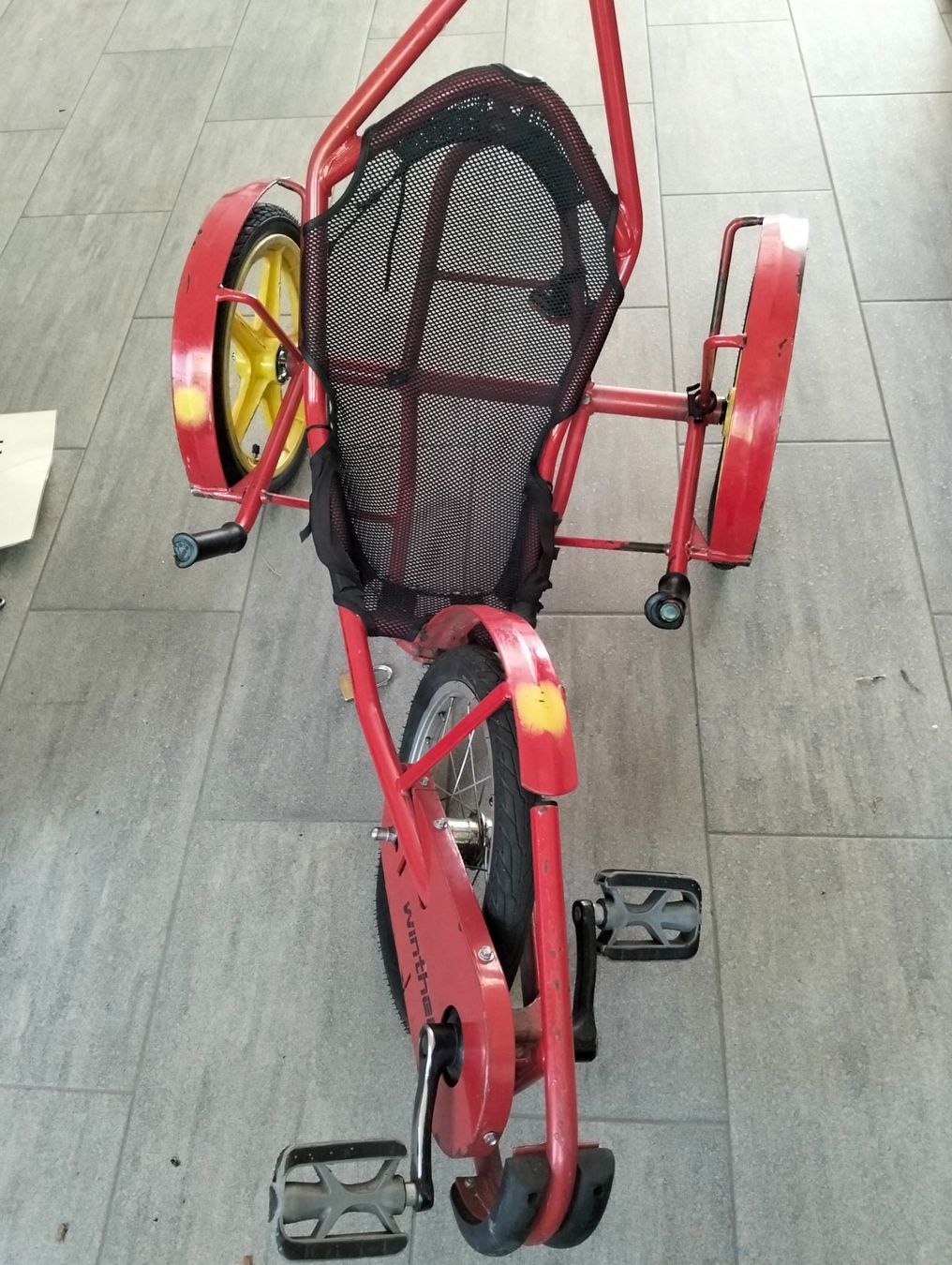 Veicoli per bambini: Dreirad Go-Kart rot mit Sitz – Usato da Lyss venduto da yan_zq9y