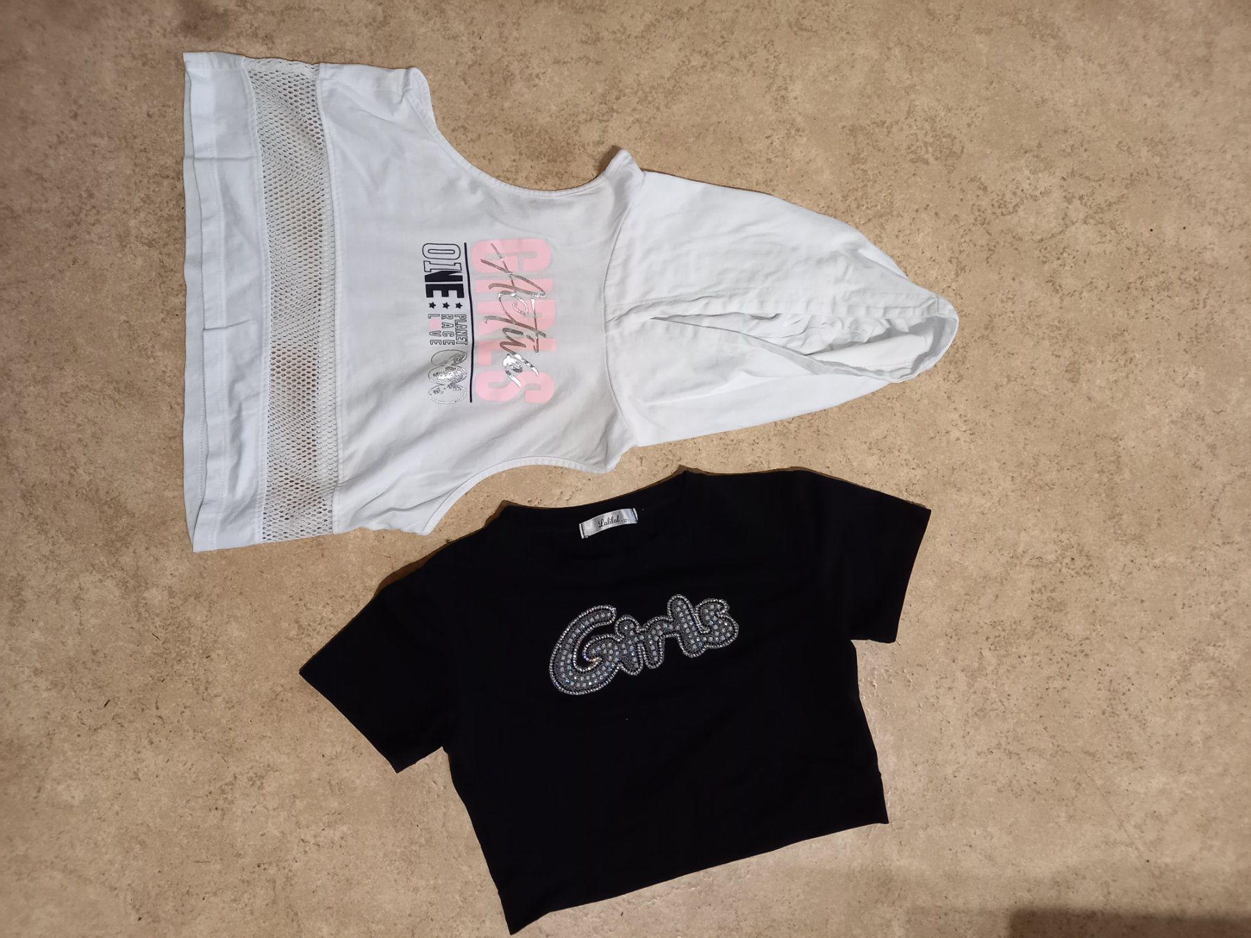 Lotti & Set di vestiti: Mädchen Kleiderpaket, 2x Leggings, 2x T-Shirts, Gr 134/140 – Nuovo (secondo la descrizione) da Möhlin venduto da Simba4871 2