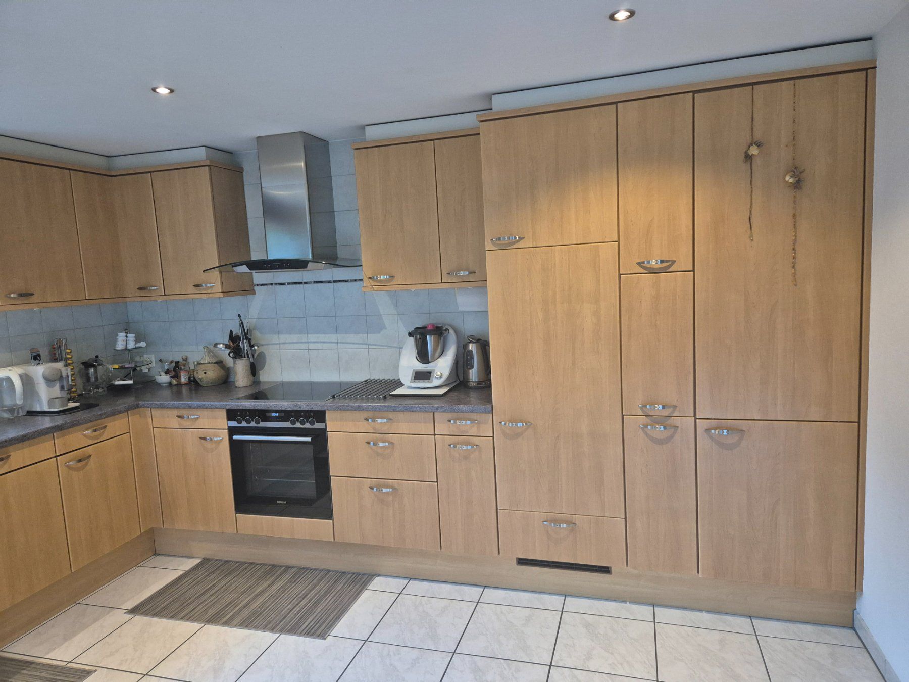 Cucine complete: Küche in Holzoptik – Usato da Schaffhausen venduto da petzibi