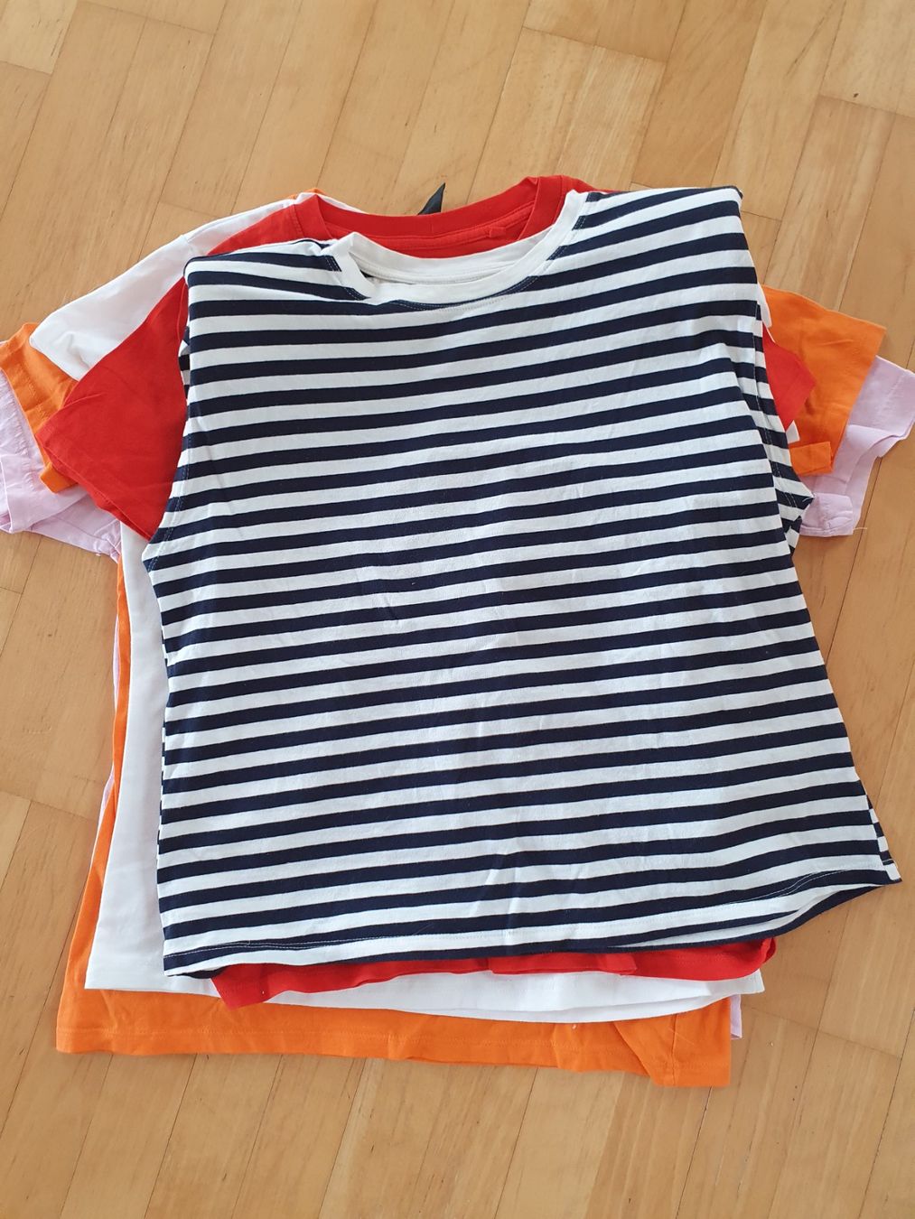 Camicette, T-shirt & Top: T-Shirts Set von 5 Stück – Usato da Kloten venduto da Hektor44