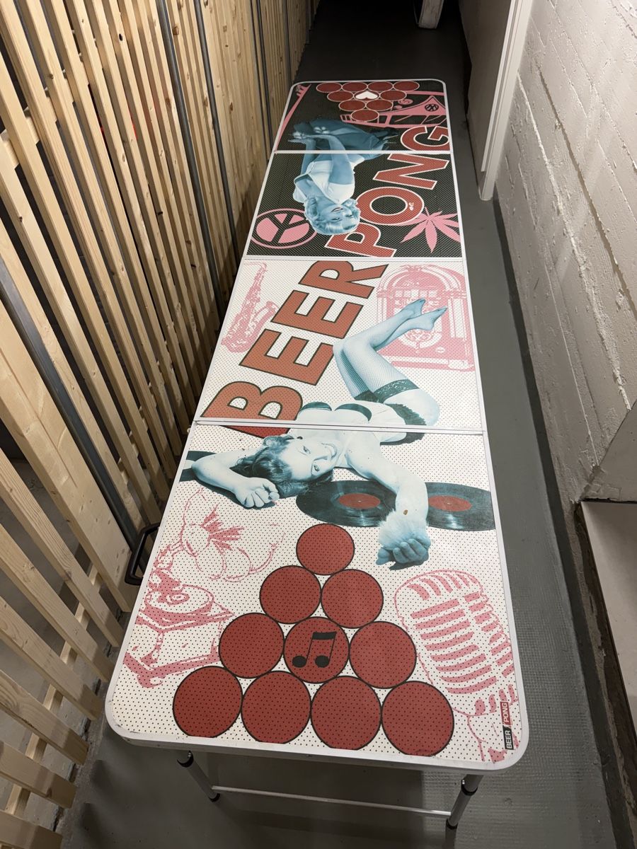Toutes les décorations: Beerpong table – D'occasion à binningen par mfe_v6cn