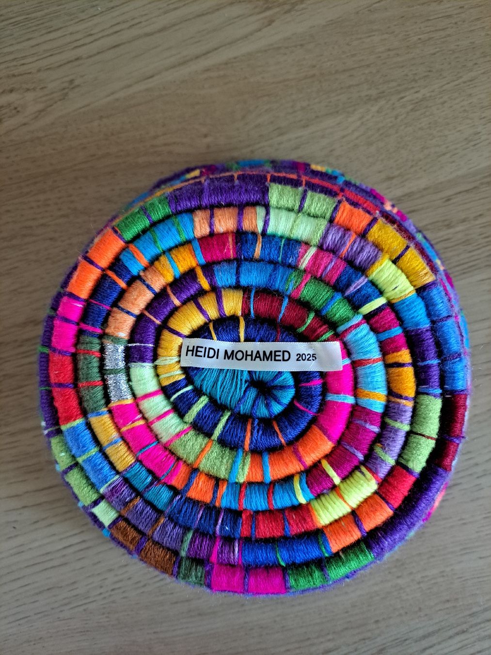 Altro per la casa: Bunte handgemachte attraktive Korb Schale, Neu – Nuovo (secondo la descrizione) da Zuerich venduto da Mocambo19 1
