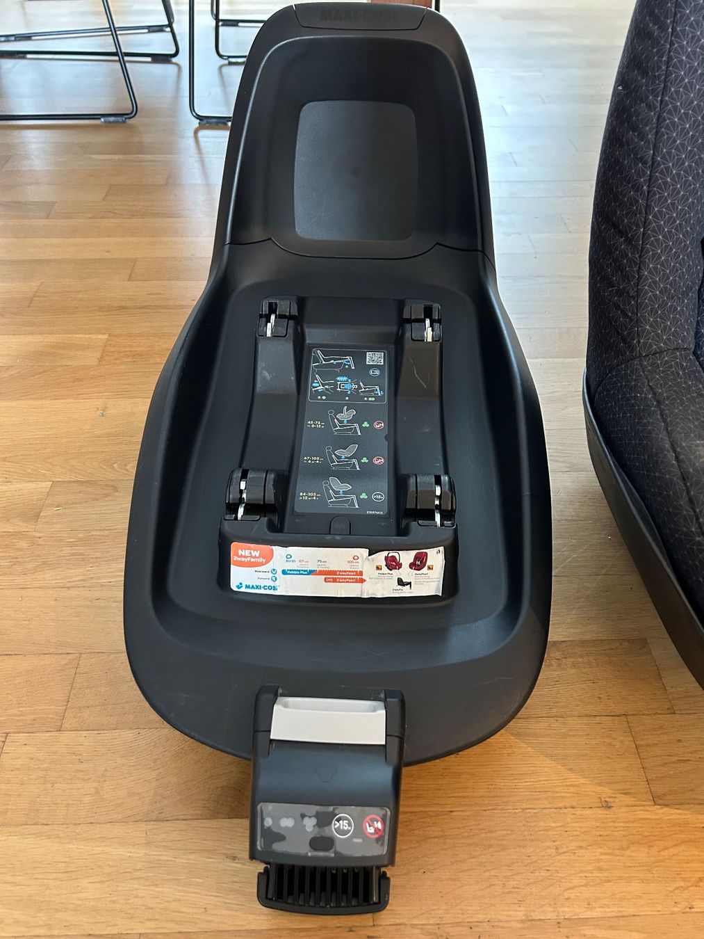 Maxi-Cosi Seggiolini per auto: Maxi Cosi 2way Pearl mit ISOFIX Station – Usato da Zürich venduto da philan123 4