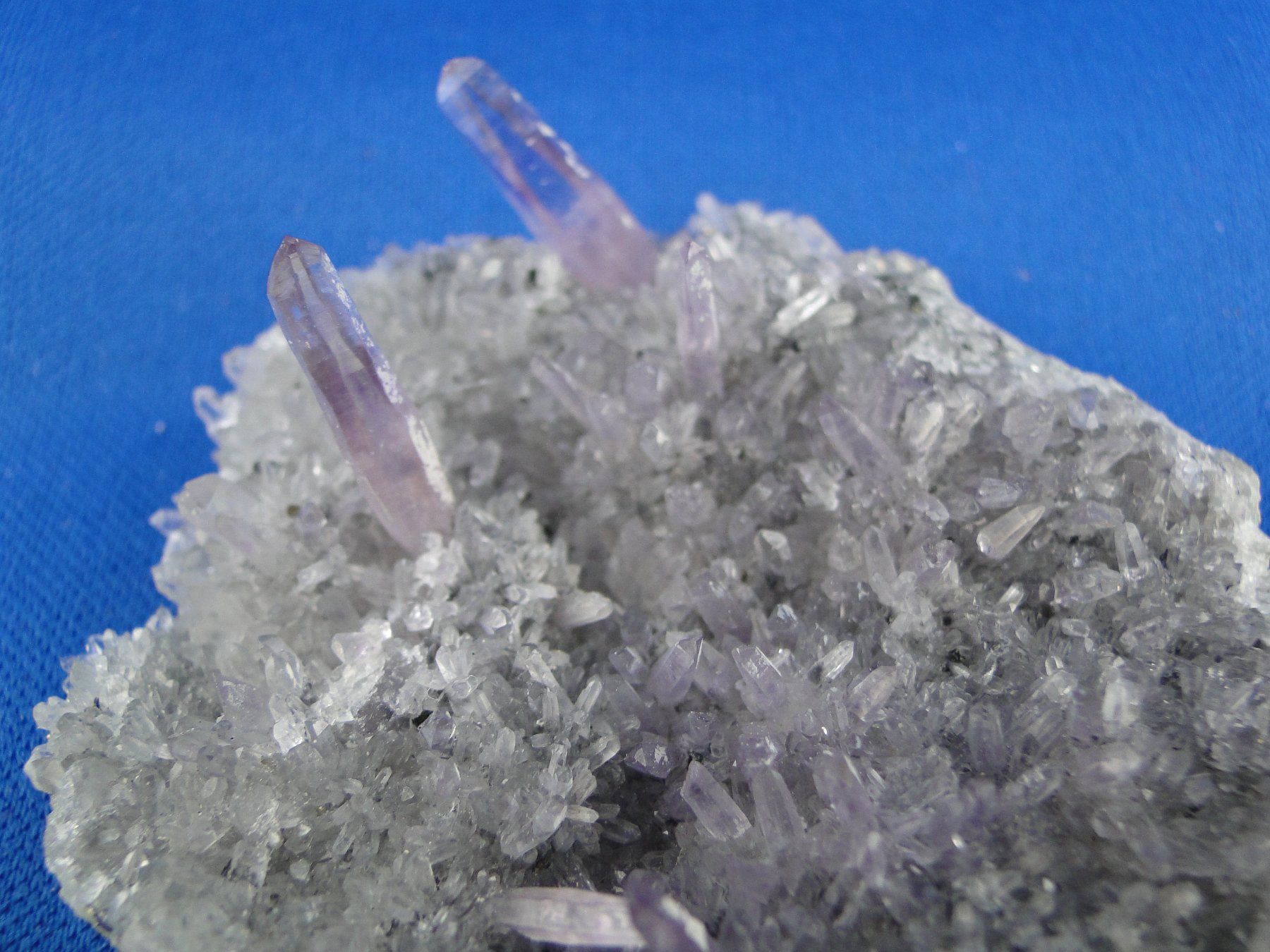 Minerali & Pietre curative: Quarz var. Amethyst – Usato da Schinznach Bad venduto da Demerald 1