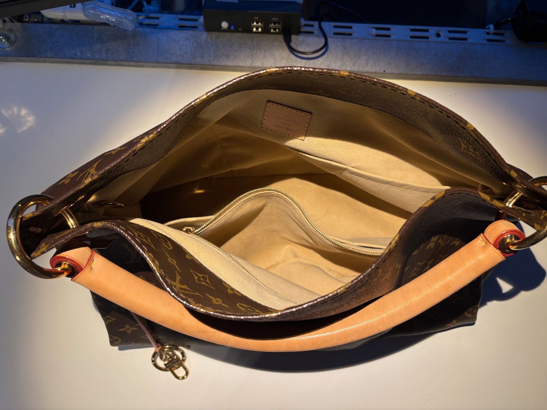 Louis Vuitton Taschen für Damen: Louis Vuitton Tasche "Artsy" - Original – Gebraucht aus Zürich von Sale_Gachnang 3