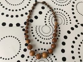 Collier Vintage en Bois Véritable - Look Bohème Chic!