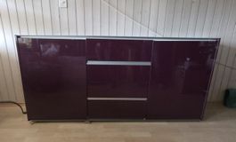 Top: Sideboard in Aubergine - ein Hingucker!