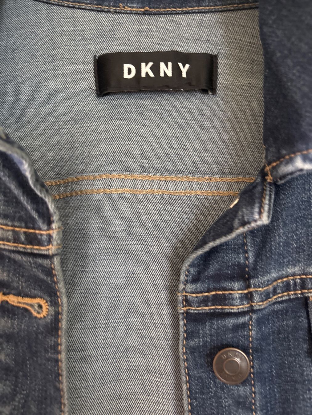 DKNY Giacche: DKNY Jeansjacke, Gr. Small – Nuovo (secondo la descrizione) da Herrliberg venduto da mon_mt25 1