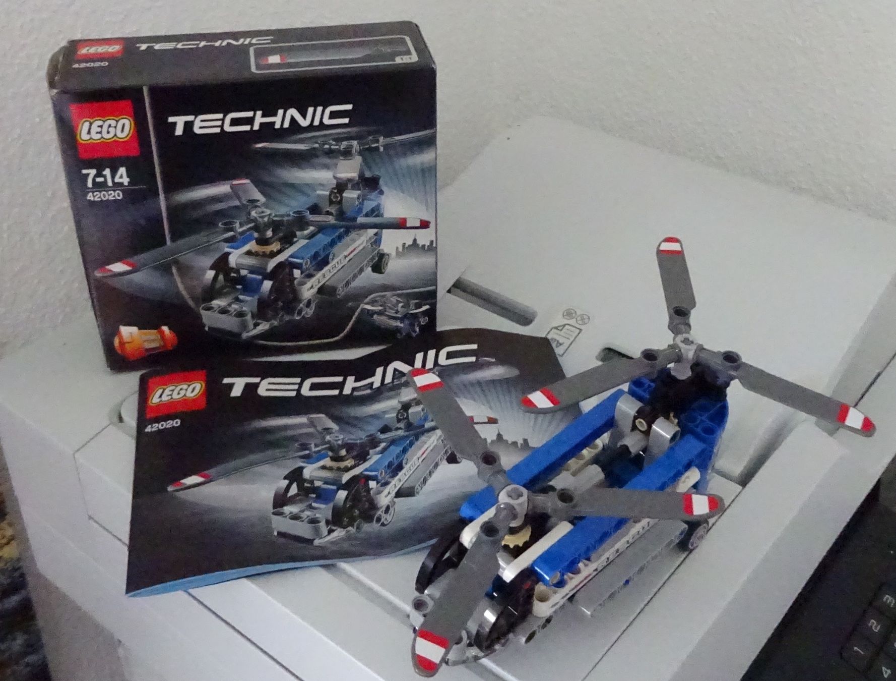 Lego Spielzeuge: Lego 42020 - Technic Doppelrotor-Hubschrauber – Gebraucht aus Wagenhausen von FrauLang 1