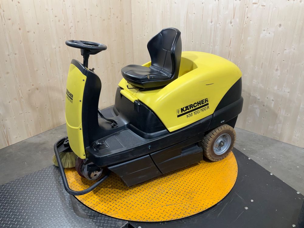 Kärcher KM 100/100 R Kehrmaschine Occasion Top Zustand (Gebraucht) in