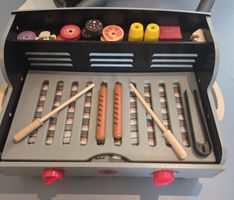 Holz Grill Spielzeug Set mit Zubehör wenig gebraucht