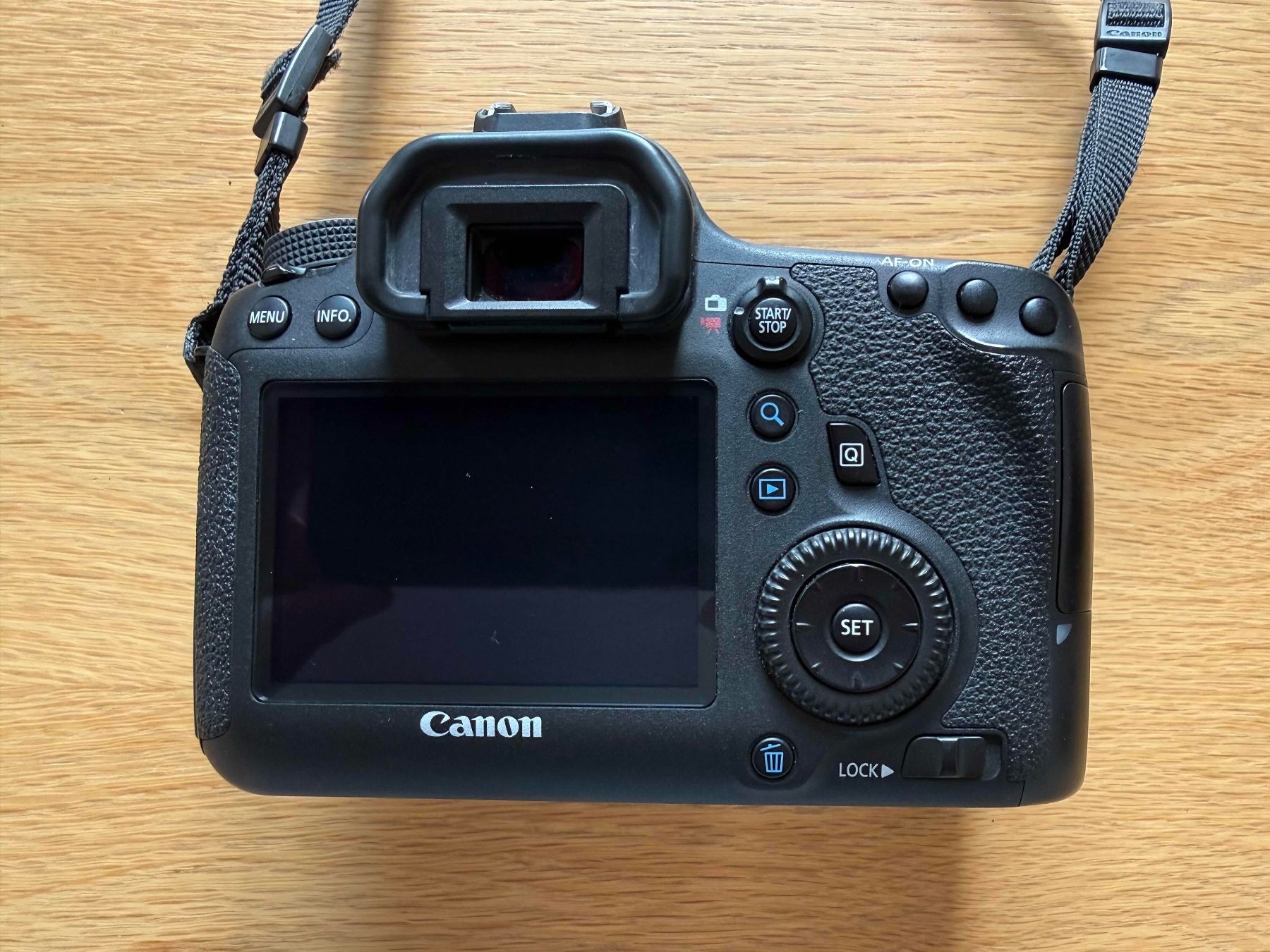 Canon Fotocamera: Canon EOS 6D Vollformat-Set inkl. 3 Objektiven & Zubehör – Usato da Wettingen venduto da La_Vale 2