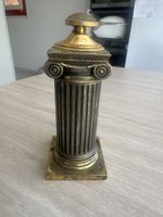 Tischfeuerzeug Säule antik Messing Gold Zierde Glas