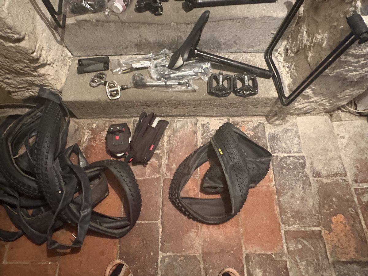 Pezzi di ricambio: Konvolut Biketeile – Usato da Burgdorf venduto da Hobby31 6