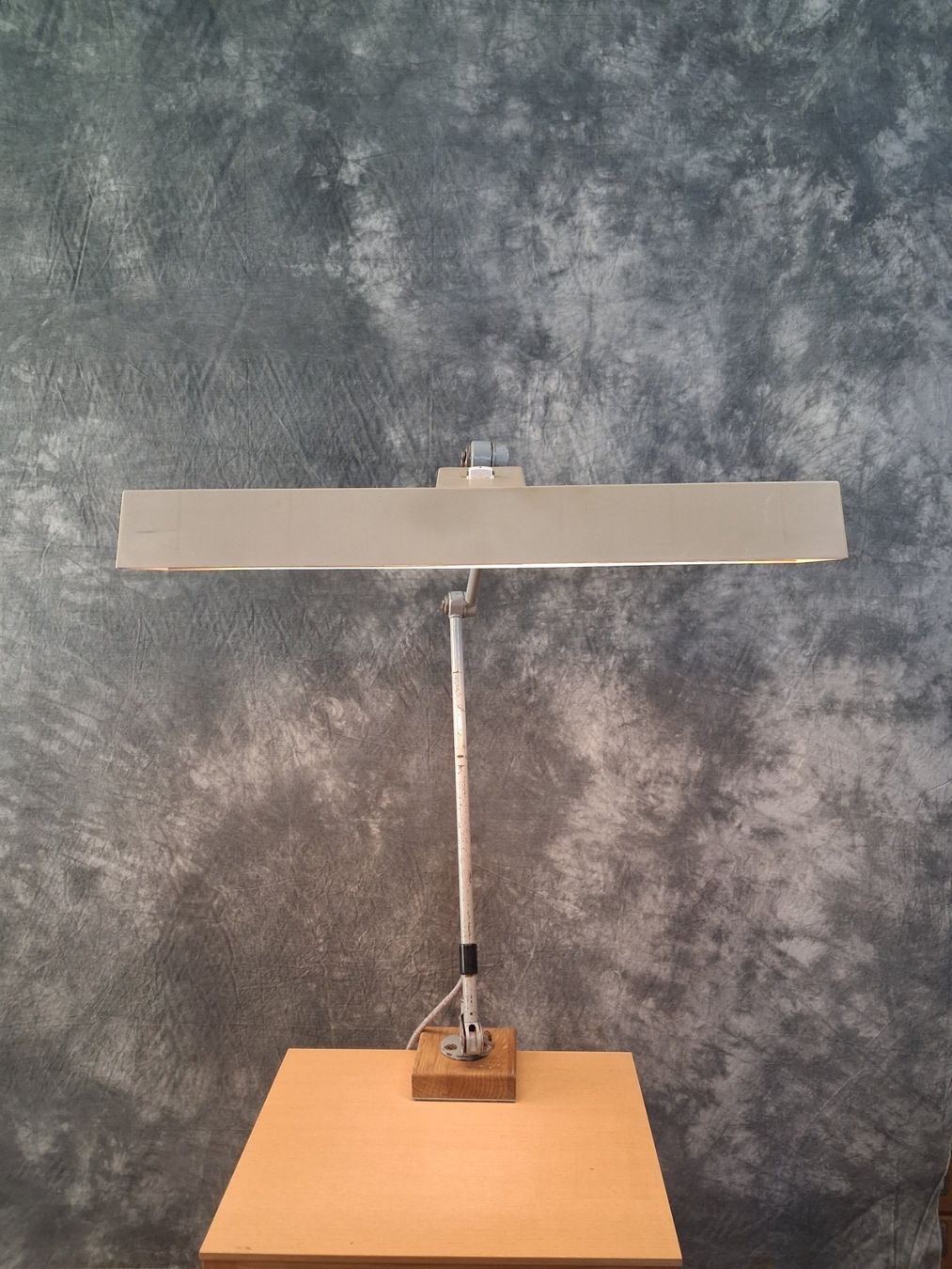 Lampen: Restaurierte  Werkstatt Lampe Midgard DDR – Gebraucht aus Winterthur von lampenretter