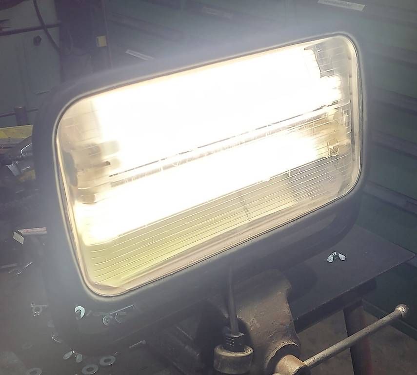 Scheinwerfer: Scheinwerfer – Gebraucht aus Kerns von avr75 3