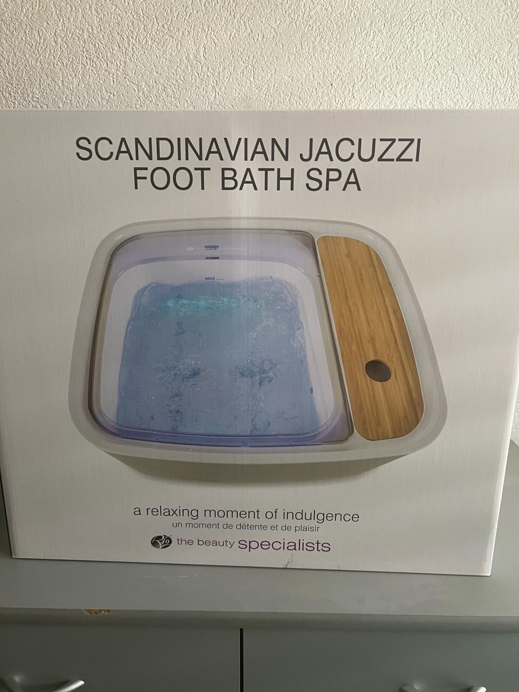 Pedicure: SCANDINAVIAN Jacuzzi Foot Bath  neu – Nuovo e nell'imballaggio originale da Gränichen venduto da Paolosch