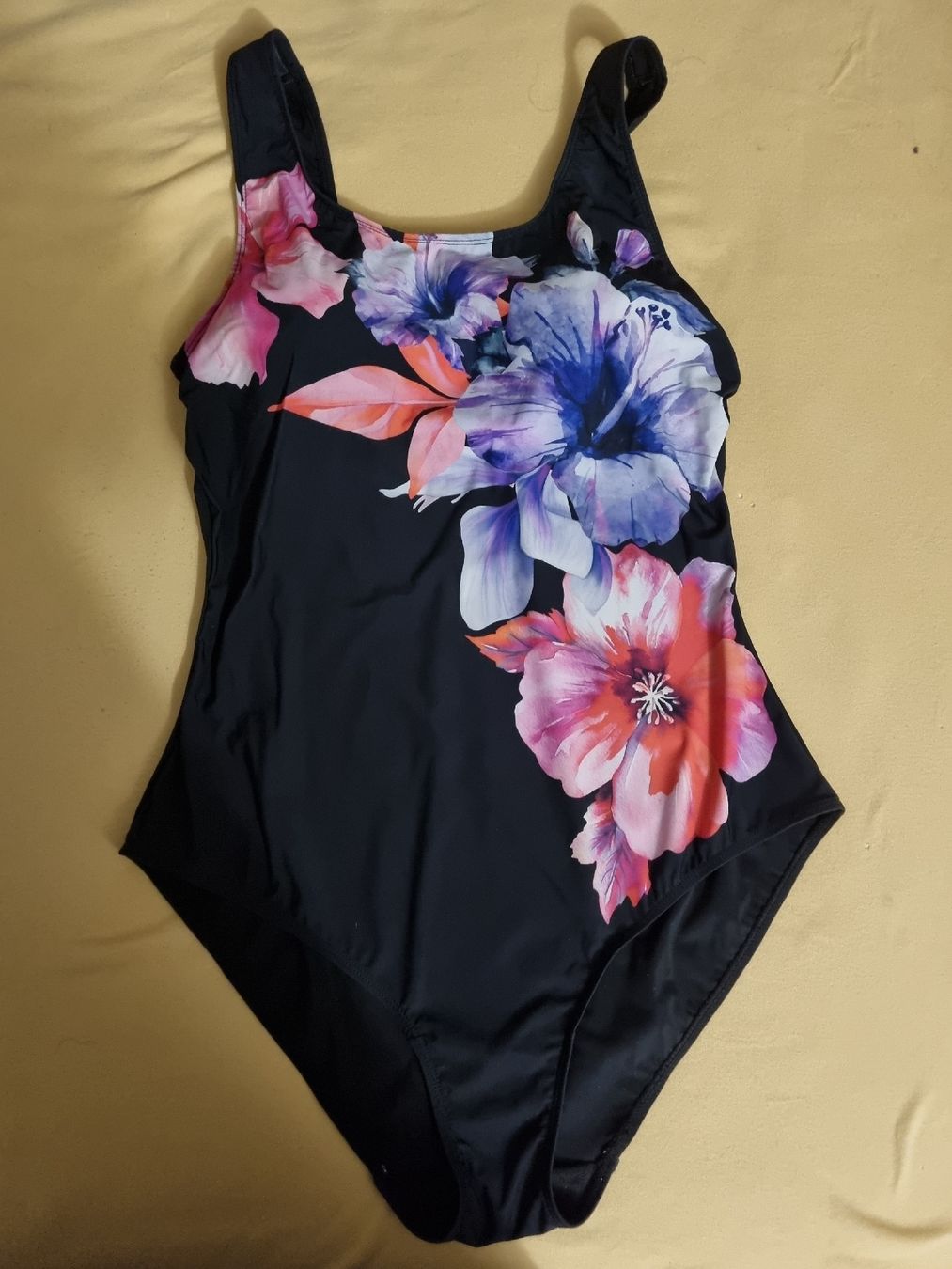 Costumi da bagno & Bikini: Badekleid / Badeanzug  NEU – Nuovo e nell'imballaggio originale da Aesch BL venduto da mutti04