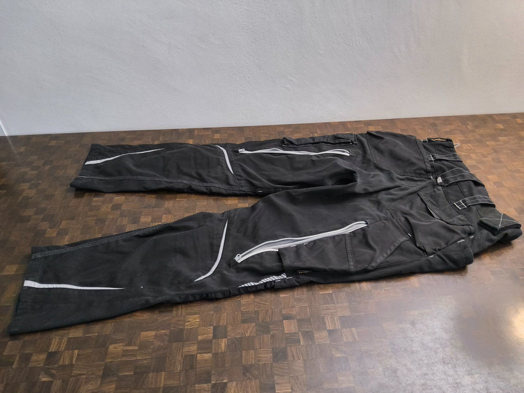 Engelbert Strauss Pantalons: Herrenhose Engelbert Strauss mit Belüftungsschlitze – D'occasion à Tann par ThoSchu 1