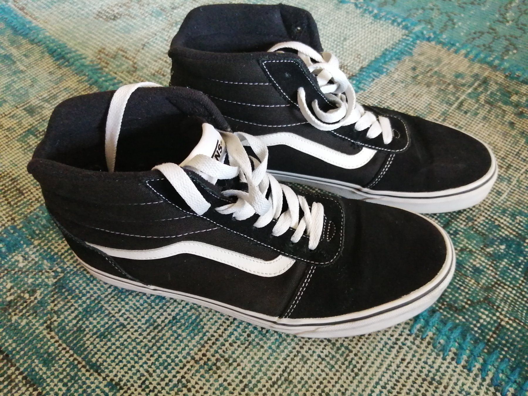 Vans Scarpe da uomo: Vans Sk8-Hi, black & white, taille 44 – Usato da Genève venduto da pozzoc