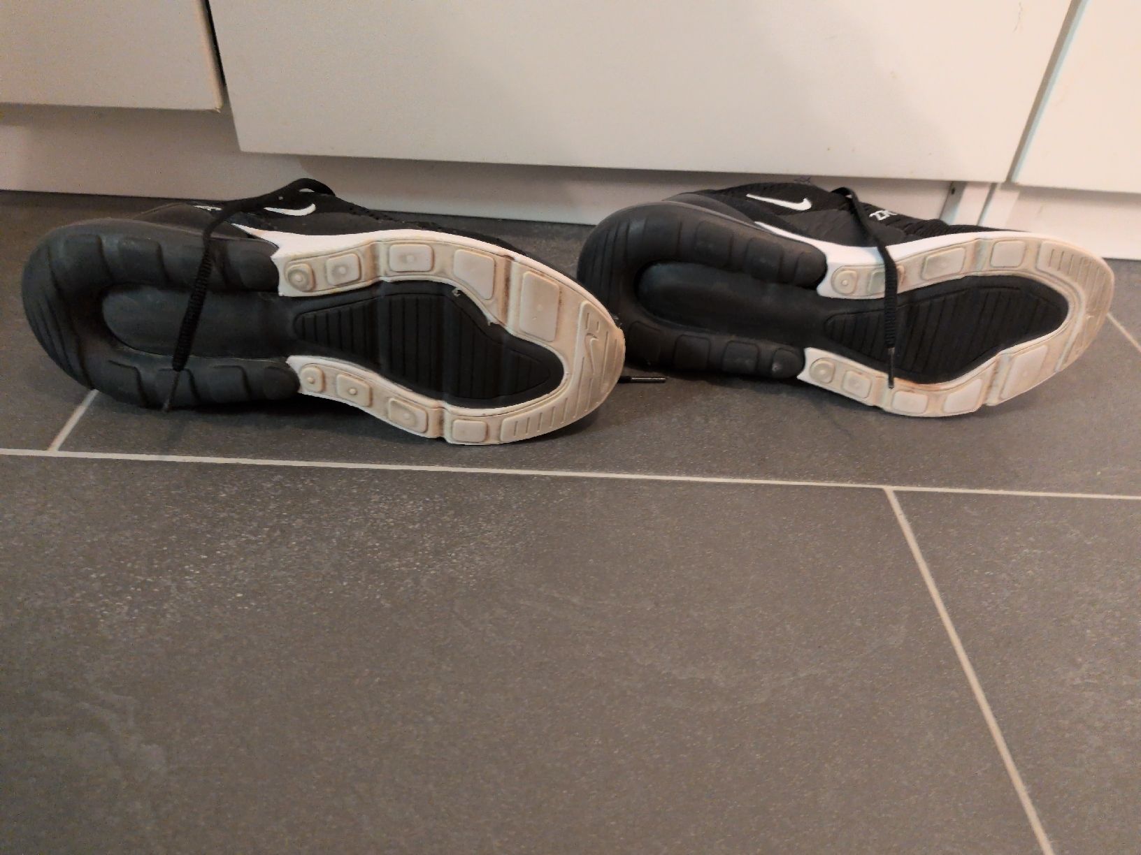 Nike Chaussures hommes: Nike Air 270 Gr. 40 – D'occasion à Untersiggenthal par Naomi4 3