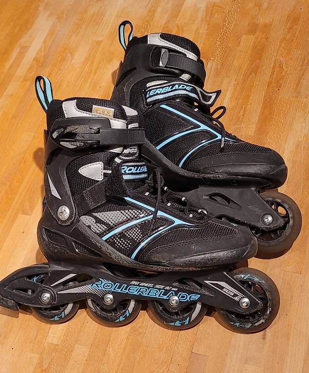 Pattini in linea & Pattini a rotelle: Rollerblades original Gr. 40 (eher Gr. 39) – Usato da Lostorf venduto da Takel