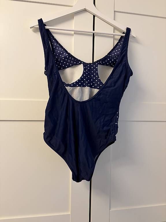 Maillots de bain & Bikinis: Badeanzug Gr 48 – D'occasion à Sevelen par Ch_2026_1 2
