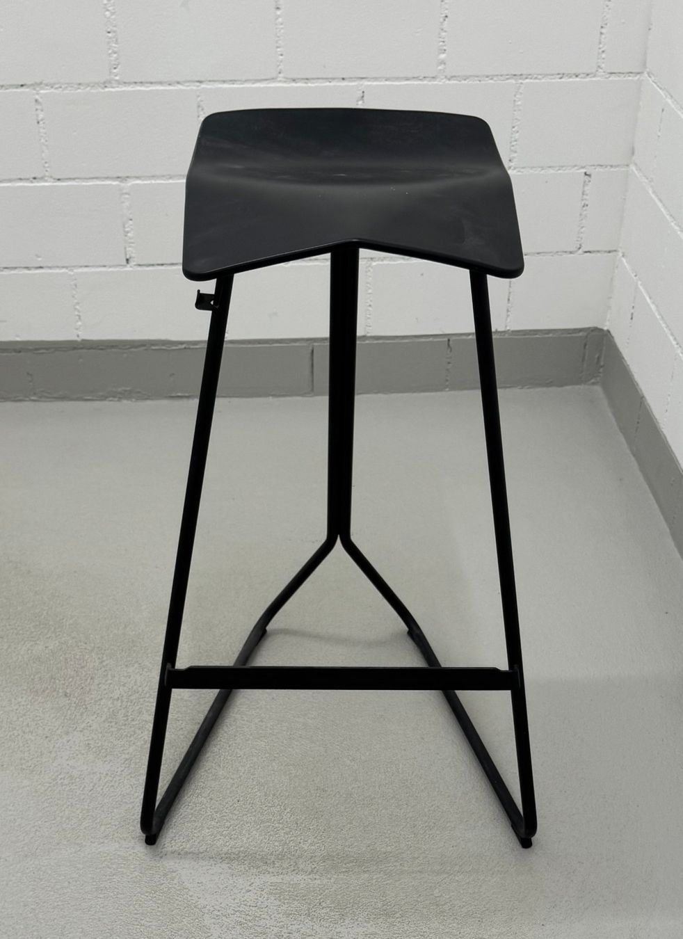 Classicon Sgabelli: ClassiCon Triton Bar Stool – Barstuhl – Usato da Würenlos venduto da Herr_Marktschreier 1