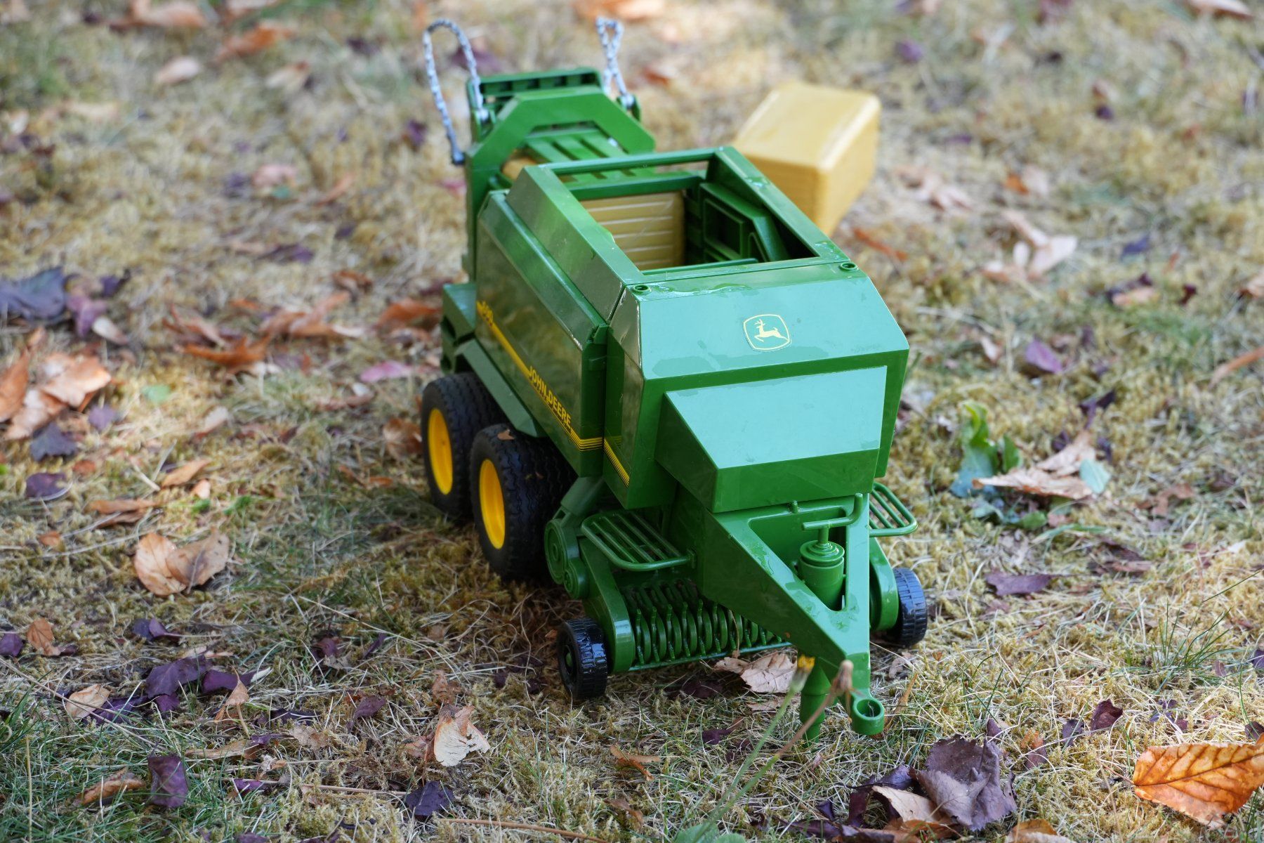 Bruder Spielzeuge: Bruder John Deere Ballenpresse – Gebraucht aus Murten von K.Luethi 2