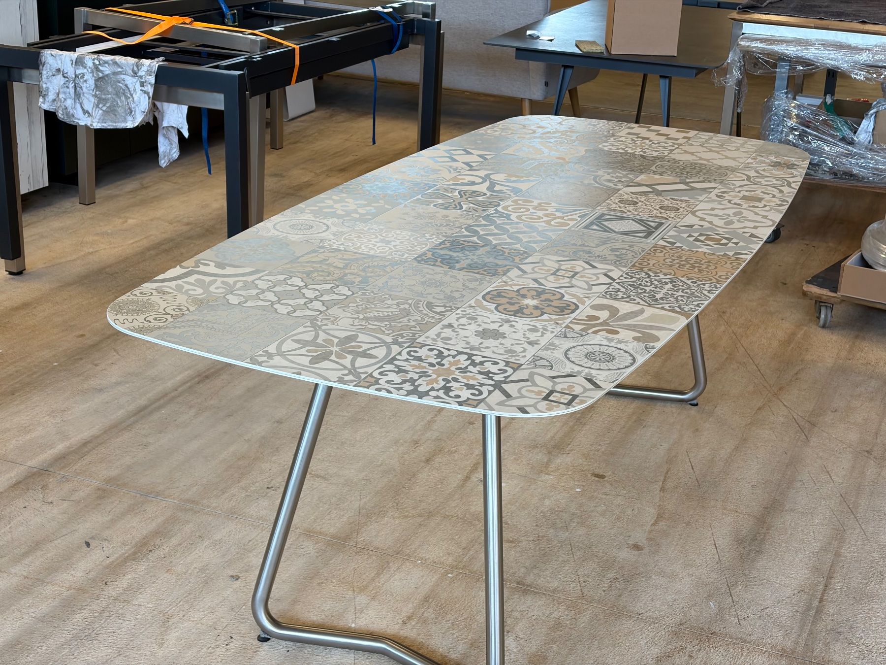 Tavoli: Keramiktisch 220x100cm # 677 – Nuovo (secondo la descrizione) da Willisau venduto da Arredodesign 2