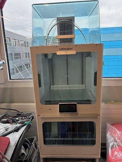 Stampanti 3D: Ultimaker S5 3D-Drucker mit Material Station – Usato da Schlieren venduto da fel_5xs9 1