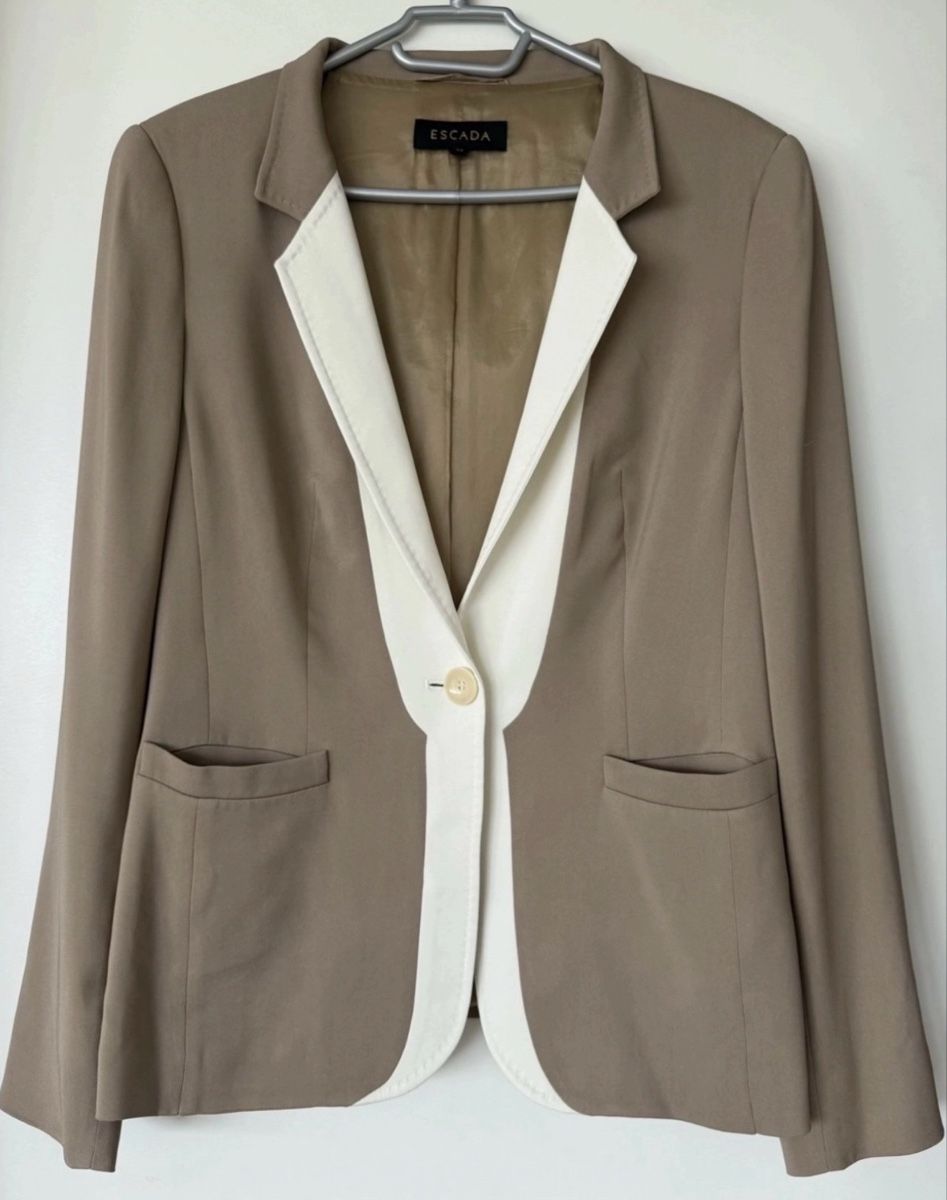Escada Ensembles & Tailleurs: Escada suit  – D'occasion à Lausanne par Loyal_8 2