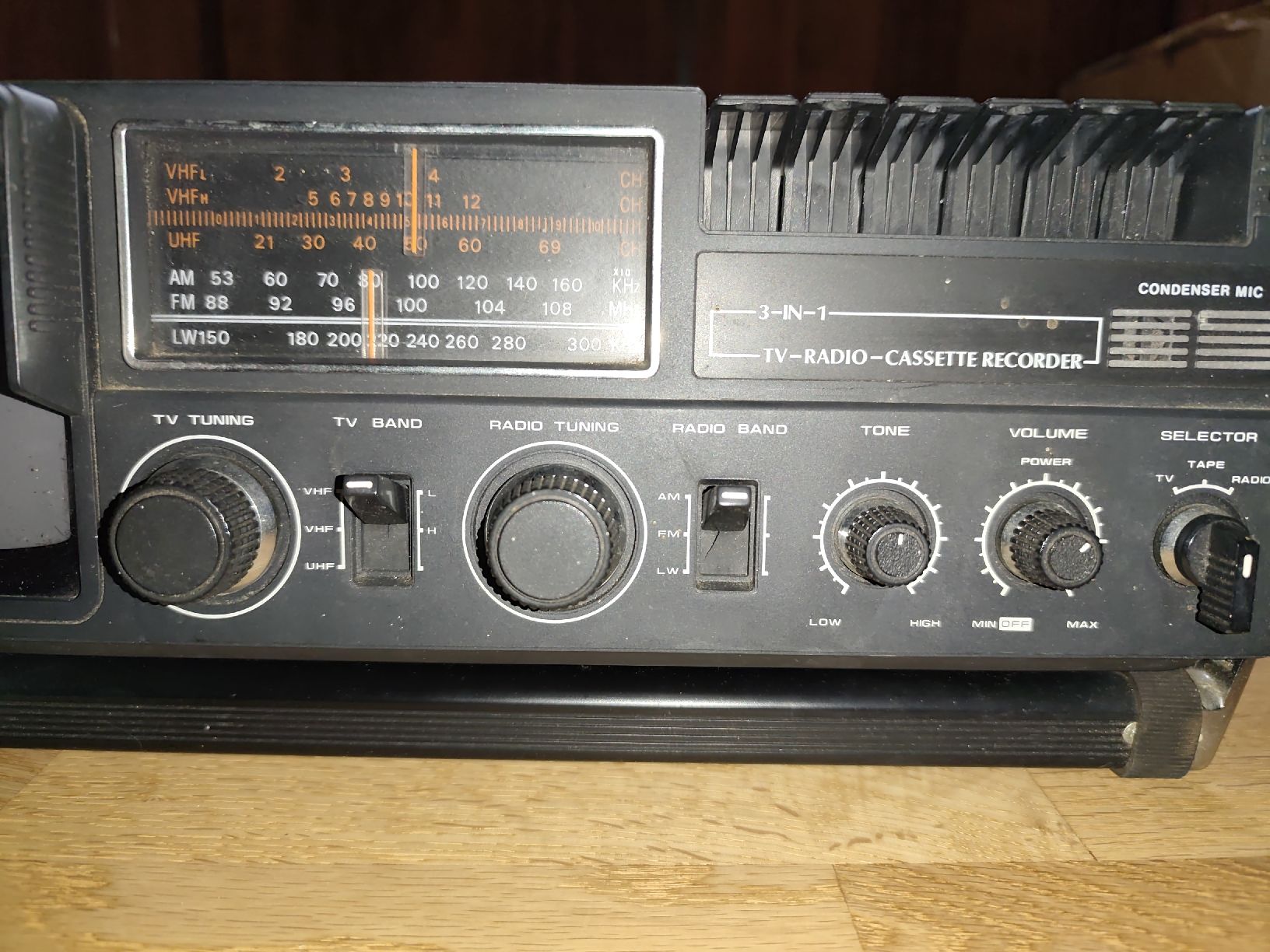 Radios: TV/RADIO/Kasettenrekorder – Gebraucht aus Küssnacht am Rigi von DB_Shop 1