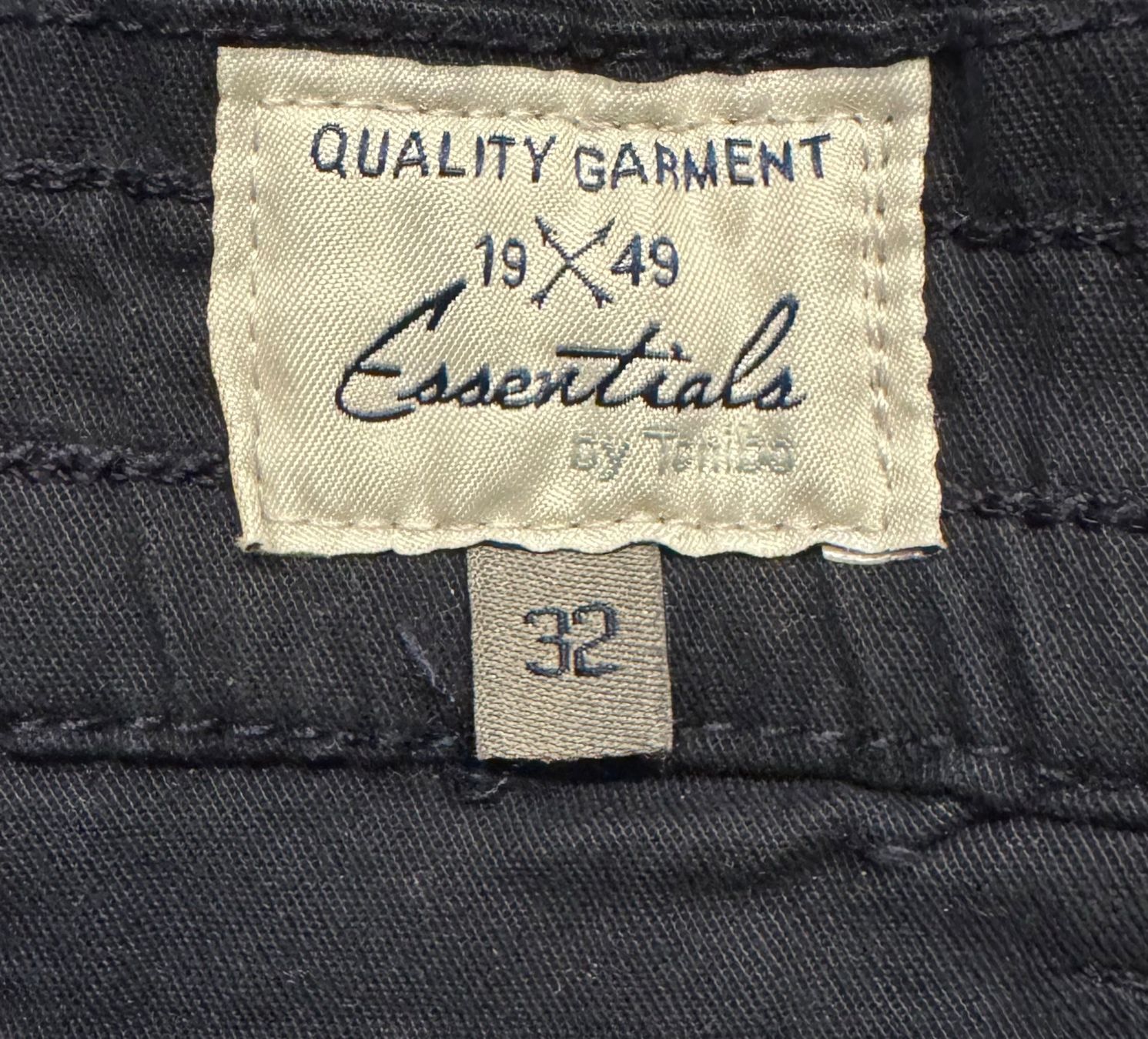 Tchibo Pantaloni: Short Chino Tchibo Essentials, couleur navy, taille 32 – Nuovo e nell'imballaggio originale da Genève venduto da OnSale 3