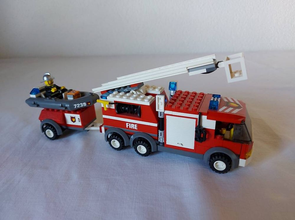 Lego Giocattoli: LEGO City Feuerwehr 7239 Feuerwehrlöschzug – Usato da Kirchlindach venduto da jackyma