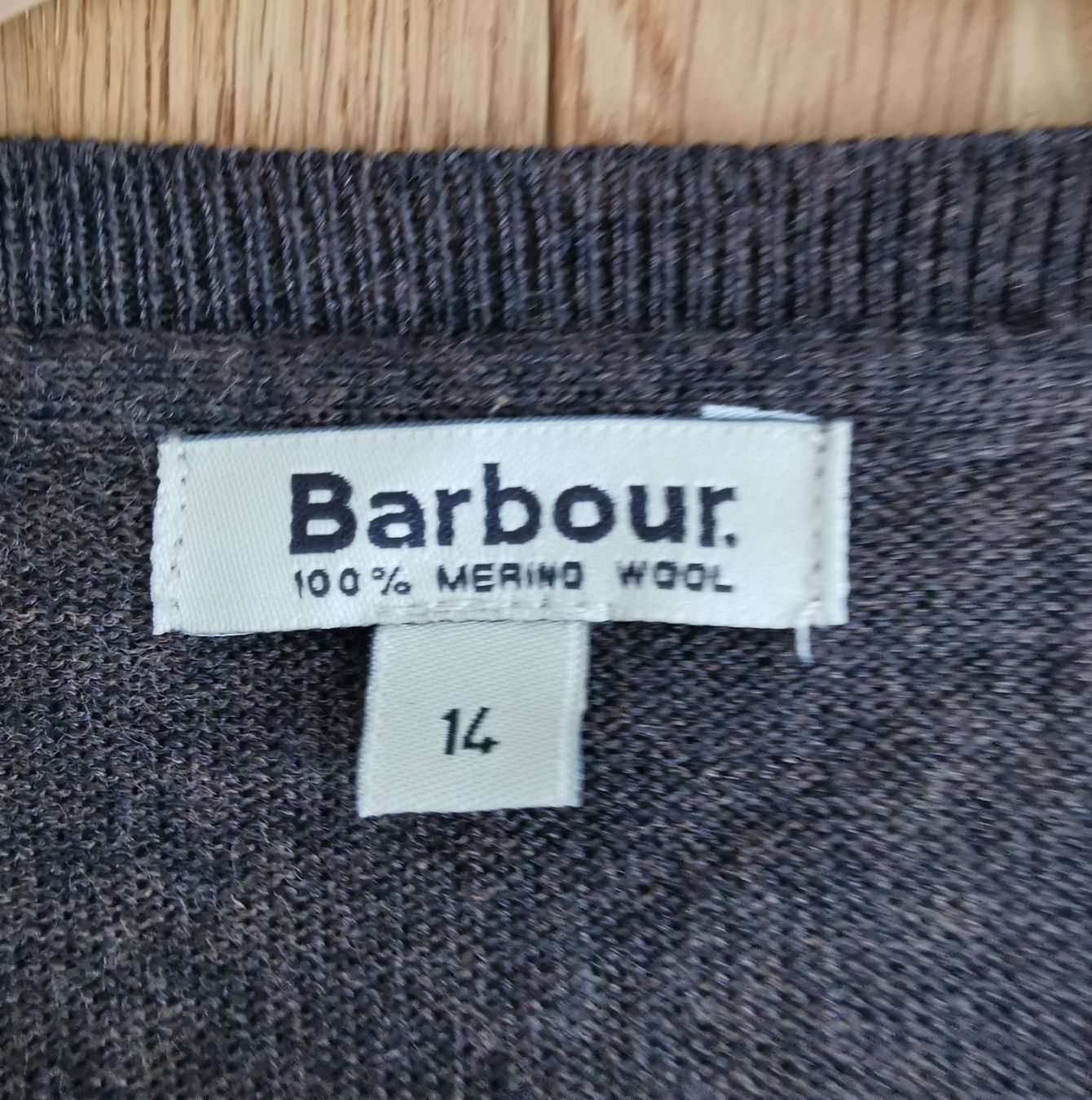 Barbour Maglioni & Felpe: Dunkelbrauner Wollpullover von Barbour mit V-Ausschnitt – Nuovo (secondo la descrizione) da Birsfelden venduto da dsc_f8gx 2