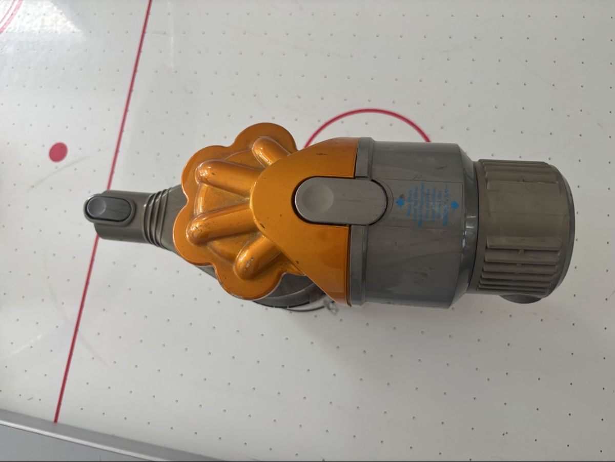 Dyson Staubsauger & Zubehör: Dyson DC16 pour pièces  – Defekt aus nods von Tozzifan 1