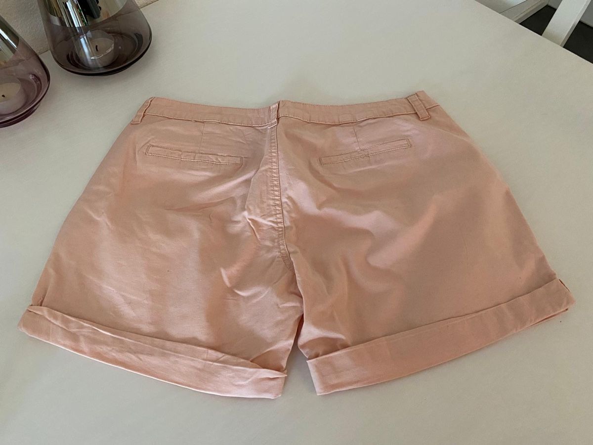 Pantaloni: Shorts Zalando L lachsfarben – Usato da Oberglatt ZH venduto da jul_nhy7 2