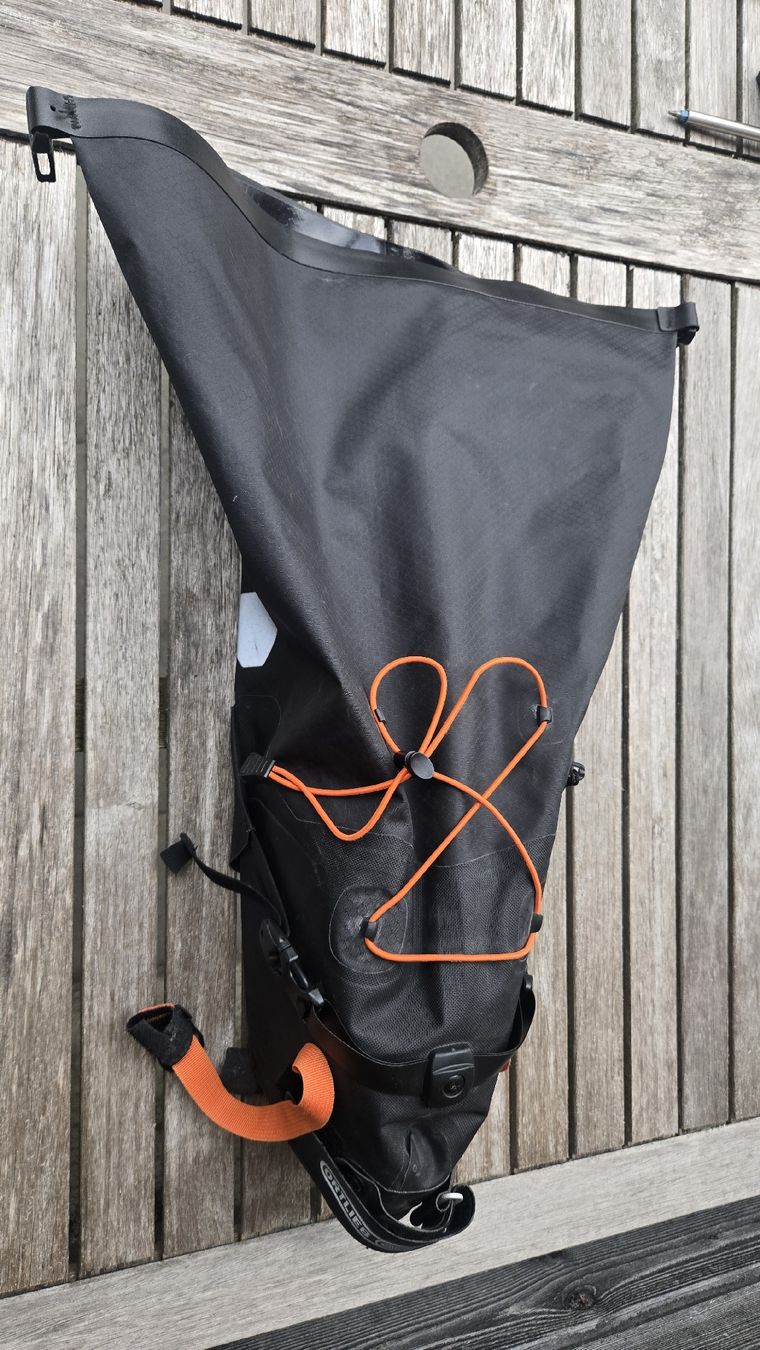 Ortlieb Sacs: Ortlieb - Seat-Pack 11 und ORTLIEB Handlebar 9 Velotasche – D'occasion à Ausserferrera par Chuan 1