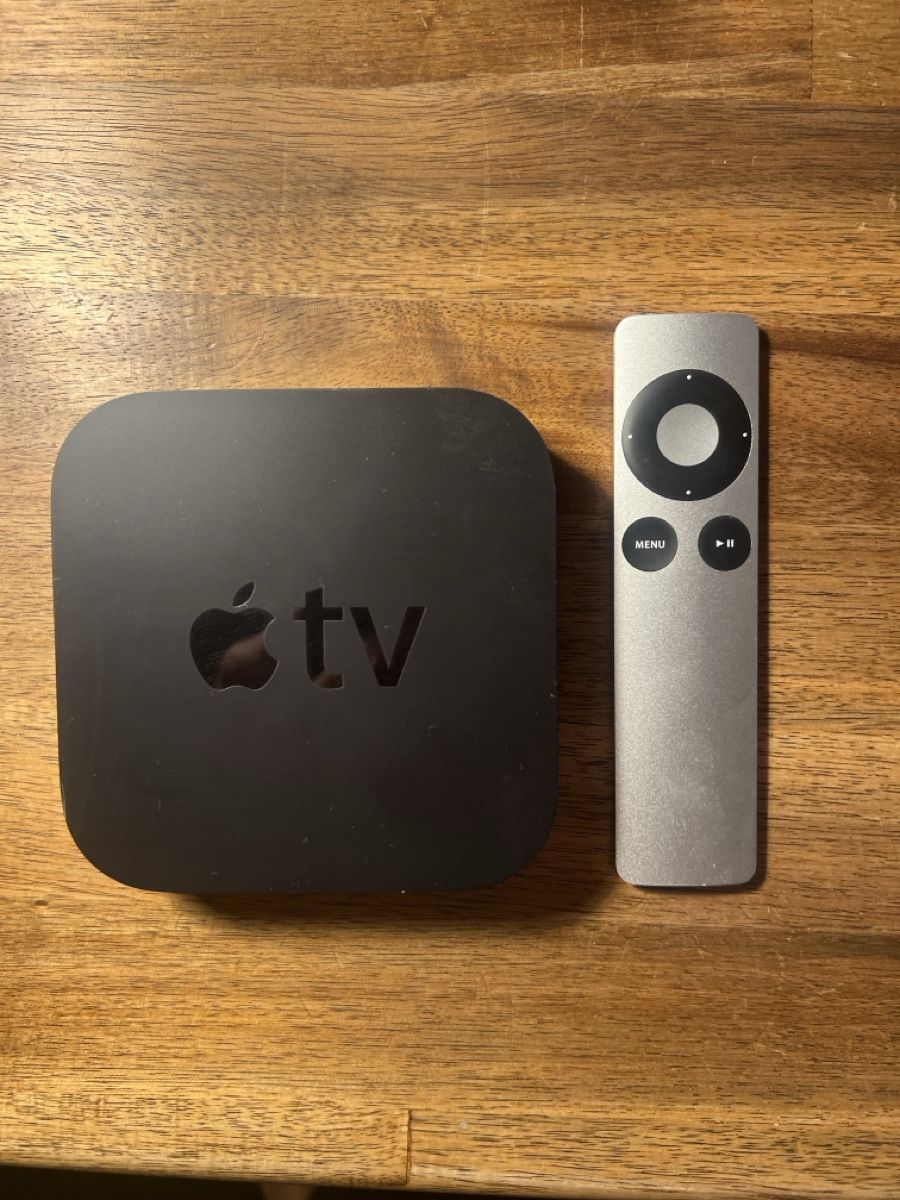 Apple Systèmes audio & multimédias: Apple TV Box A1469 – D'occasion à Lupsingen par TipsiWipsi