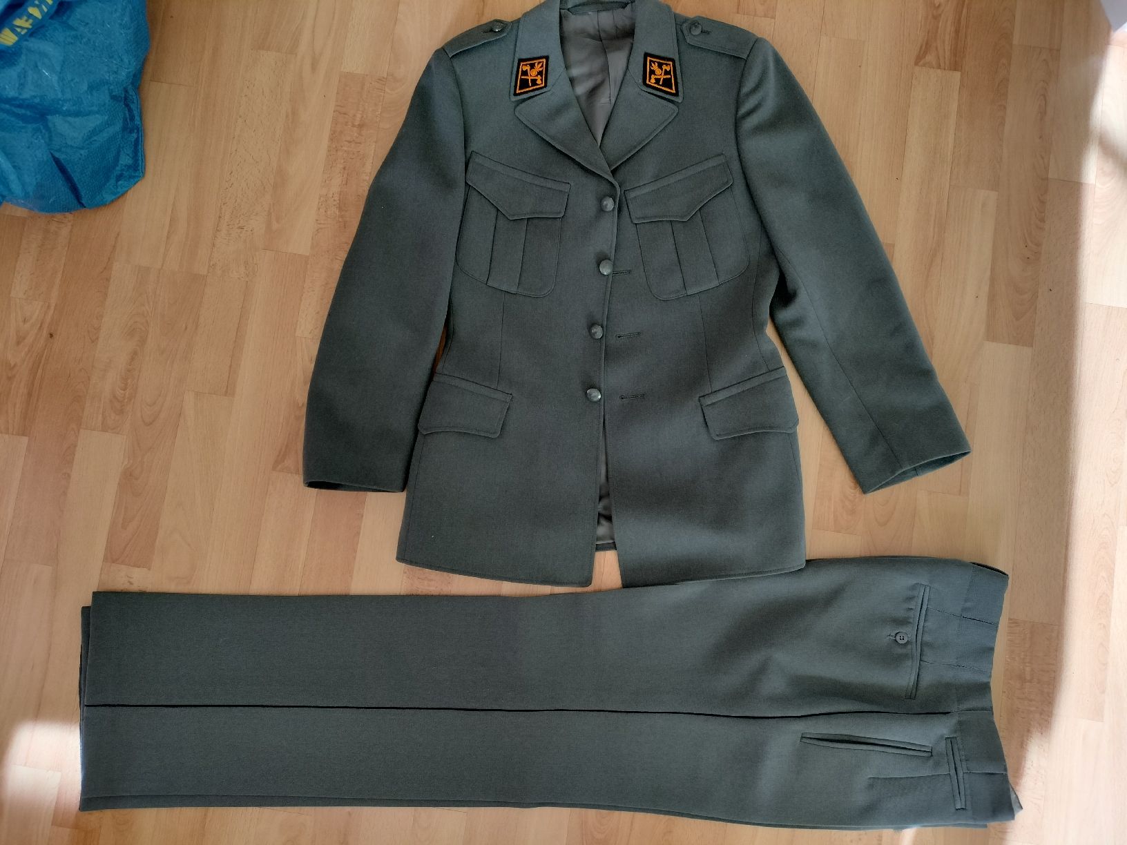 Schweizer Armee Uniformi: Schweizer Armee Militär Uniform – Usato da Schwanden Sigrisw venduto da cadieux71