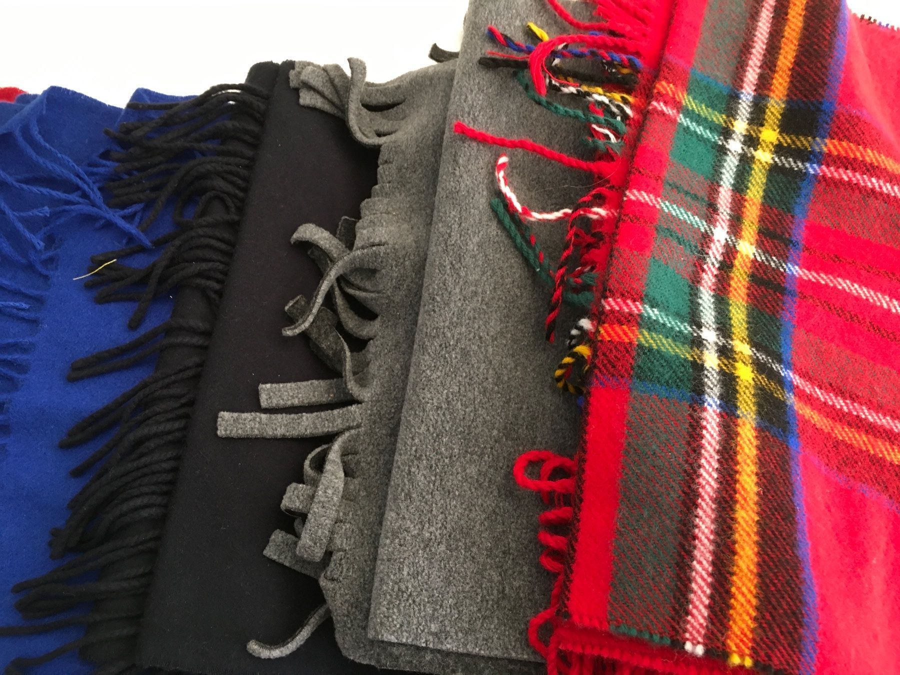 Foulards, Tücher & Schals: Schal, verschiedene Farben, – Neu (gemäss Beschreibung) aus Bern von antigua13 2