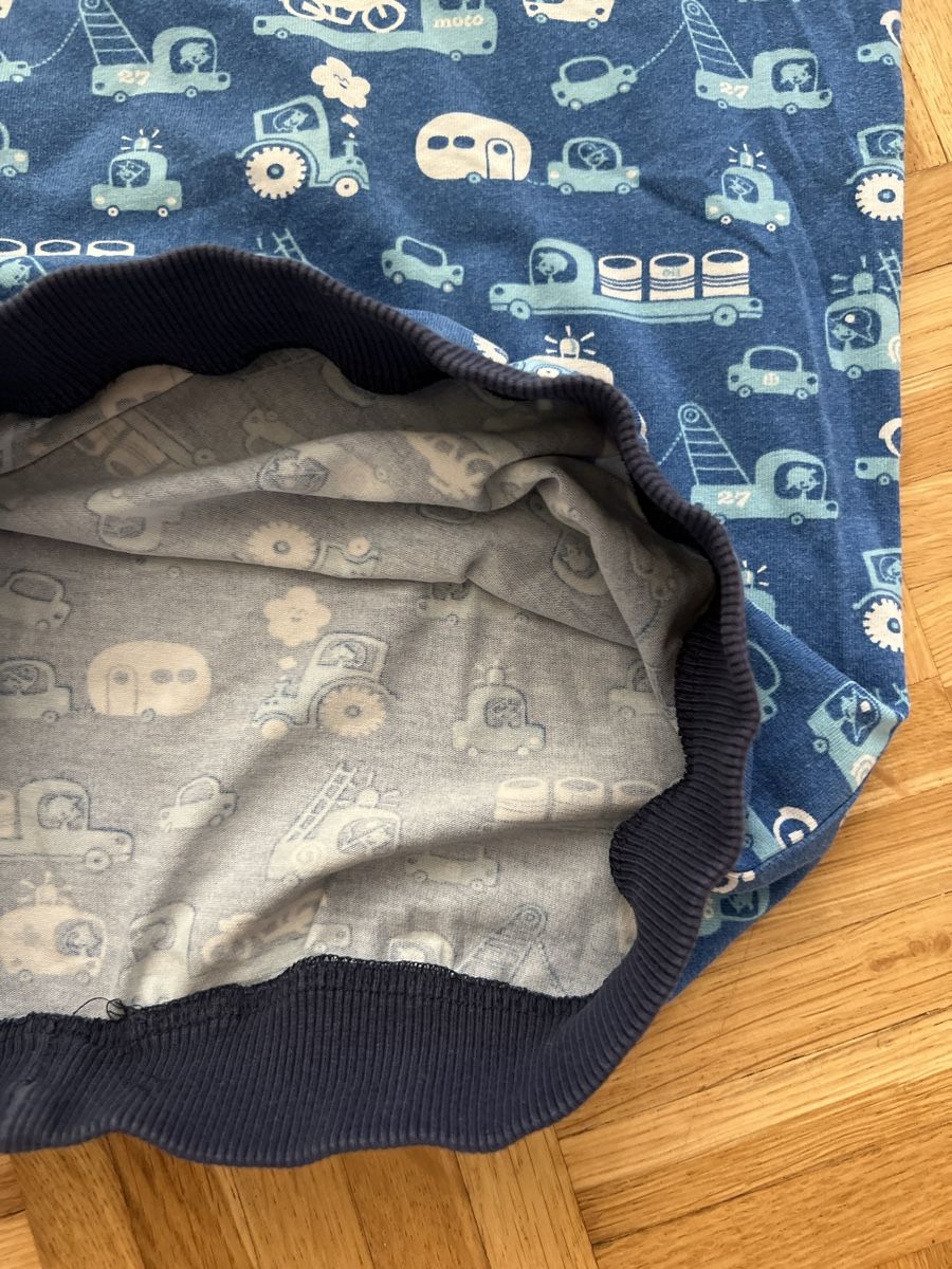 Camicie, T-shirt & Polo: handmade Jersey-T-Shirt Gr. 122/128 – Usato da Zuchwil venduto da Commander0 2