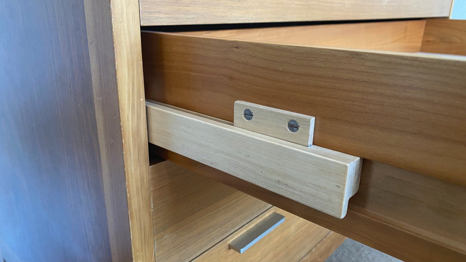 Cassettiere: Massivholz Design-Komode, – Usato da Windisch venduto da wolfika 2