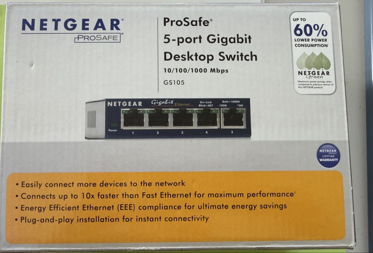 Netgear Modem & Router: NETGEAR ProSafe GS105 5-Port Gigabit-Desktop-Switch – Nuovo e nell'imballaggio originale da Basel venduto da tamy90