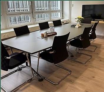 Set de table et chaises: Conference Table with 12 Chairs – D'occasion à Genève par sac_yk6n