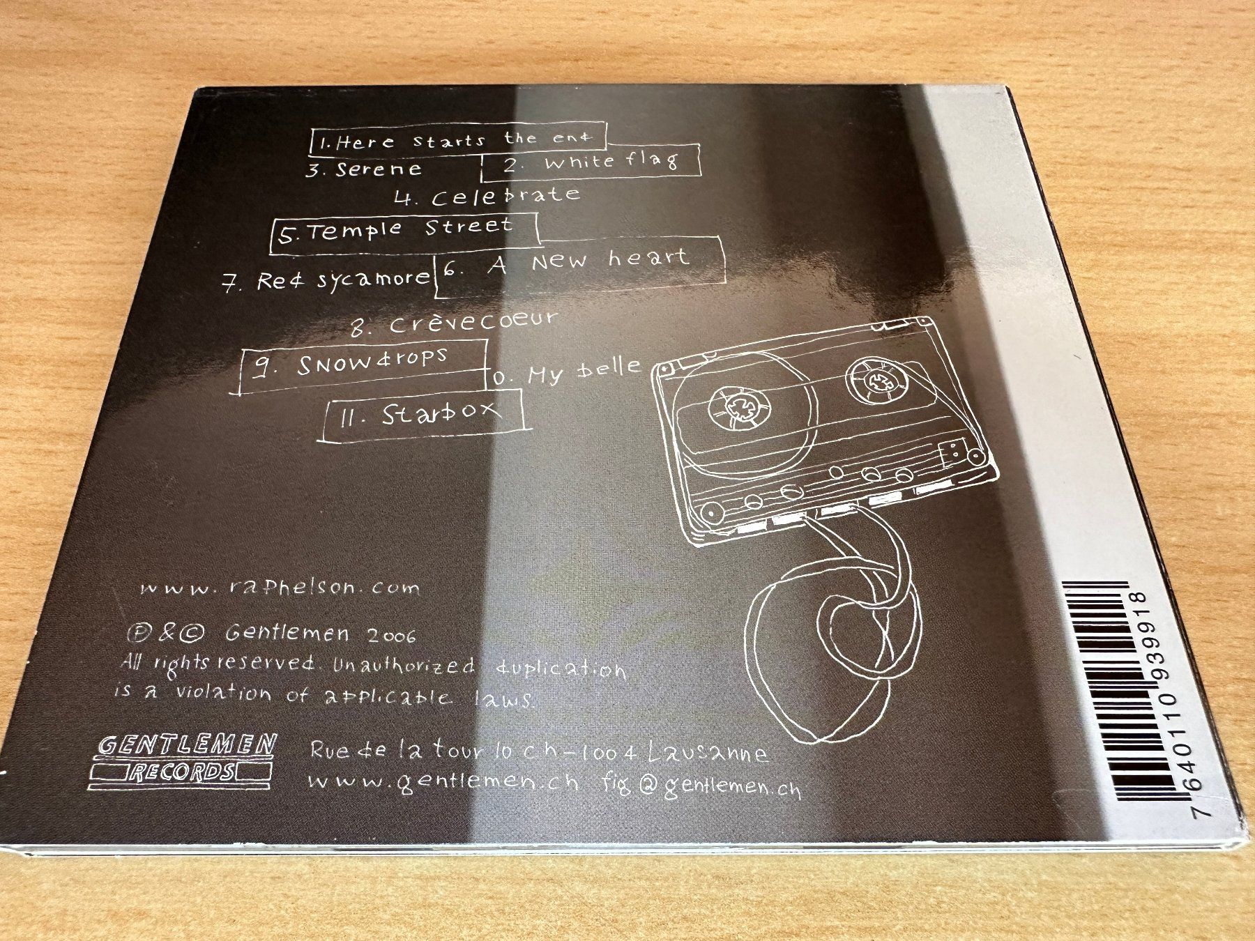 CD: Raphelson – Hold This Moment Still – Usato da Rikon im Tösstal venduto da Alpenmutz 1